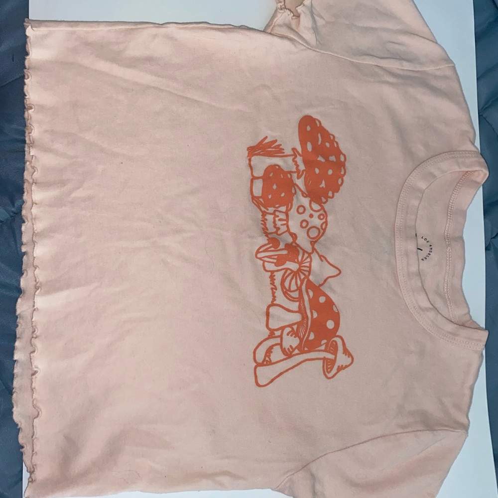 This super cute baby tee is from Pacsun. Is a light pink and never worn.
